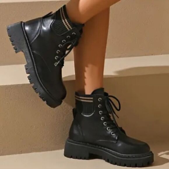 Chic black thick sole boots sz 6.5 - Picture 5 of 8